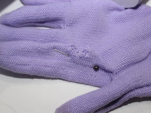 How to Mend a Hole in Mittens: crwdns2935265:03crwdnd2935265:02crwdnd2935265:02crwdne2935265:0