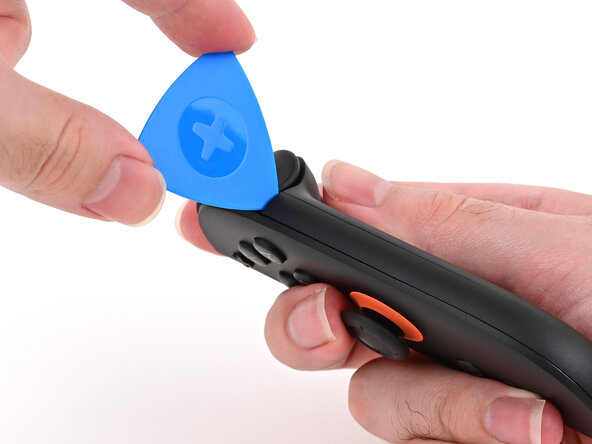Joy-Con 2 (Right) Joystick Replacement, Insert an opening pick: crwdns2935265:02crwdnd2935265:01crwdnd2935265:03crwdne2935265:0