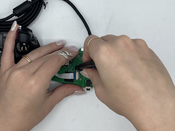 8BitDo Ultimate Wired Motherboard Replacement: adım 19, 3 resimden 3.