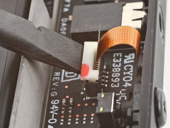 Steam Deck Front Shell Replacement, Disconnect the mic cable: crwdns2935265:063crwdnd2935265:02crwdnd2935265:03crwdne2935265:0