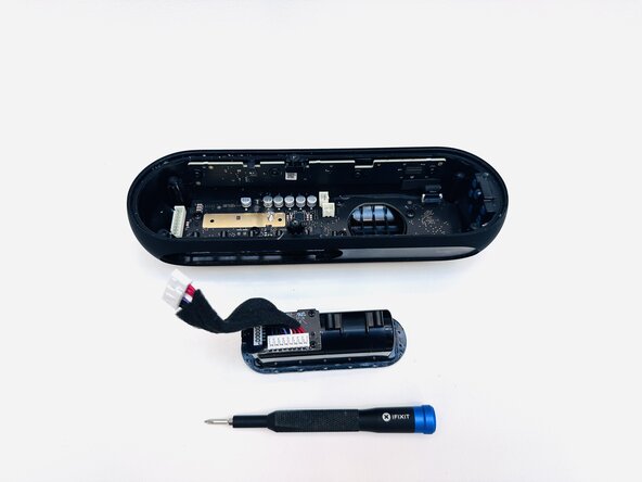 Beats Pill 2024 Battery Daughterboard Replacement: crwdns2935265:013crwdnd2935265:03crwdnd2935265:03crwdne2935265:0