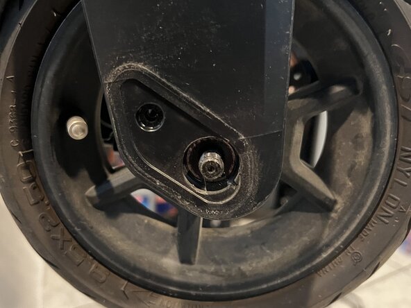 NIU KQi3 Pro Electric Scooter Front Tire Replacement: crwdns2935265:04crwdnd2935265:02crwdnd2935265:02crwdne2935265:0