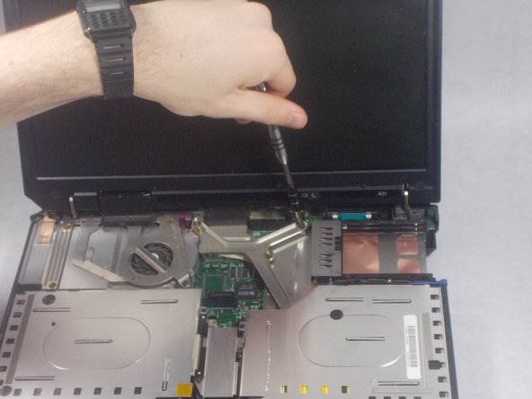 IBM ThinkPad A31 Display Replacement: crwdns2935265:06crwdnd2935265:02crwdnd2935265:03crwdne2935265:0