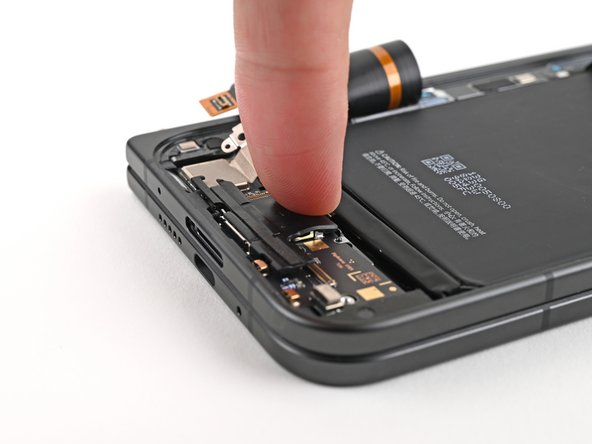 Google Pixel 9 Pro Fold Lower Board Replacement