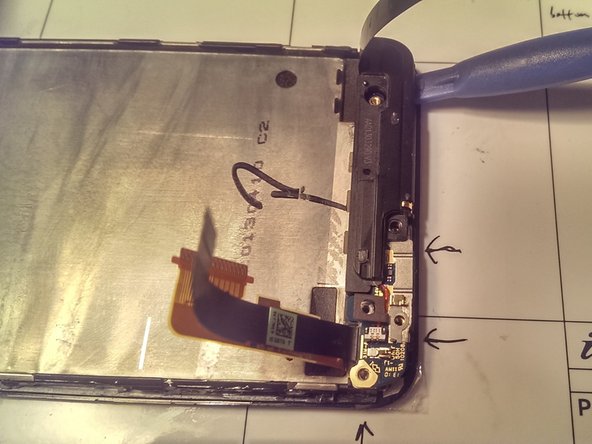 HTC One Display Assembly Replacement, Removal of Small Logic Board: crwdns2935265:017crwdnd2935265:03crwdnd2935265:03crwdne2935265:0