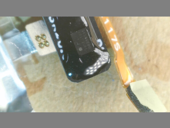 Fitbit Charge 5 Teardown, Battery Protection: crwdns2935265:07crwdnd2935265:03crwdnd2935265:03crwdne2935265:0