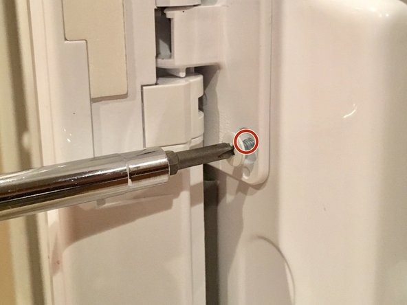 Replacing Spring in Refrigerator Door: crwdns2935265:07crwdnd2935265:02crwdnd2935265:03crwdne2935265:0