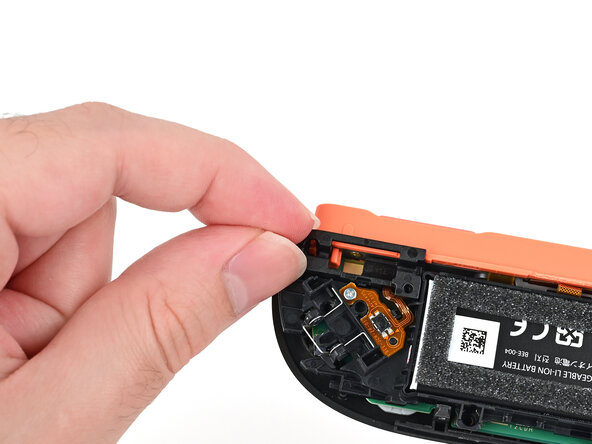 Joy-Con 2 (Right) Joystick Replacement, Remove the bracket: crwdns2935265:016crwdnd2935265:01crwdnd2935265:02crwdne2935265:0