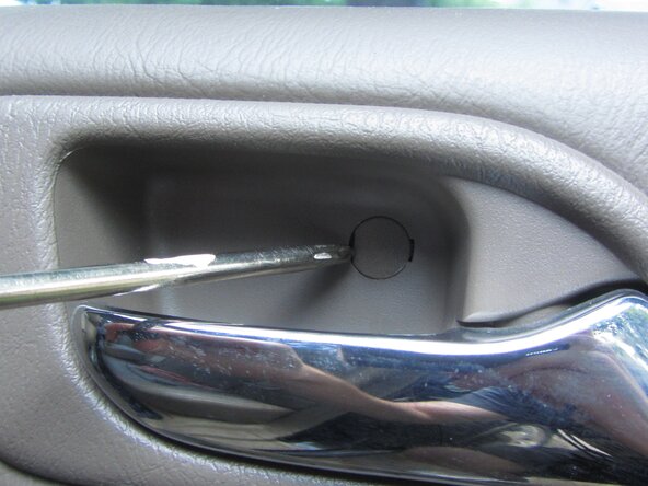 2003 Acura TL Window Regulator Replacement, Window Regulator: passo 1, immagine 2 di 3