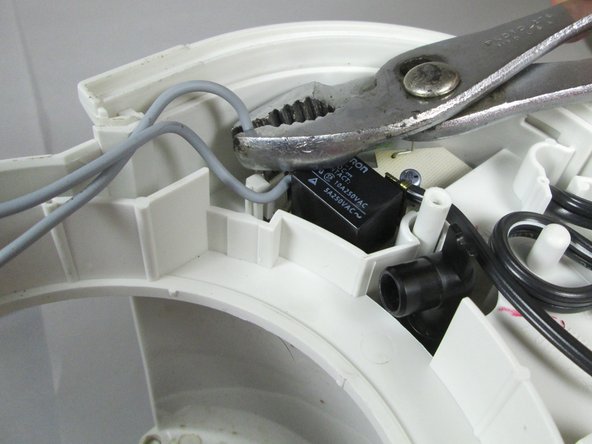 Braun Aromaster KF440 Heating Element Replacemen, Remove wires.: crwdns2935265:07crwdnd2935265:02crwdnd2935265:03crwdne2935265:0