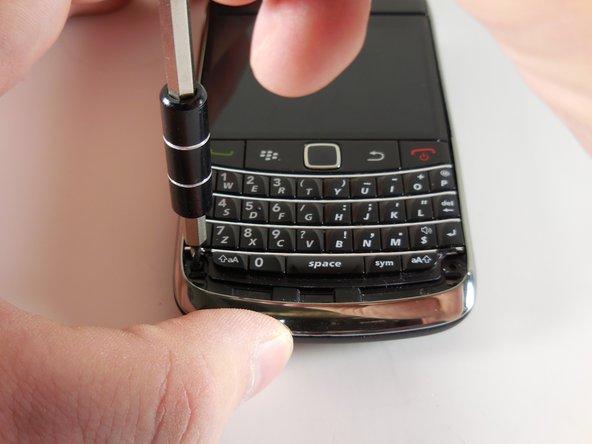 BlackBerry Bold 9700 LCD Display Replacement: crwdns2935265:04crwdnd2935265:02crwdnd2935265:03crwdne2935265:0