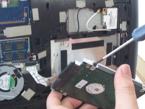 Acer Aspire One P1VE6 Hard Drive Replacement: crwdns2935265:05crwdnd2935265:02crwdnd2935265:02crwdne2935265:0