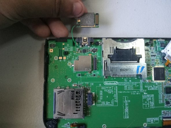 Nintendo 3DS XL Hinge/Midframe Replacement: 手順 10、 2の画像 2