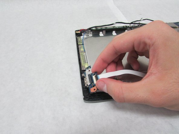 Acer Iconia Tab A501 Display Replacement: step 13, image 2 of 3