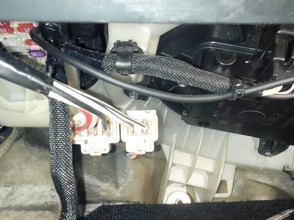 2011 Lexus CT Aircon blower fan replacement Replacement, Getting the Double Harness Holder out of the way: step 4, image 1 of 3