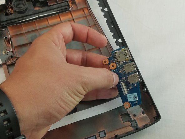 Asus Rog GL55VW-DH71 USB port Replacement, USB port: crwdns2935265:05crwdnd2935265:02crwdnd2935265:02crwdne2935265:0