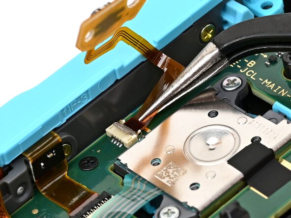 Joy-Con 2 (Left) Joystick Replacement, Remove the trigger board: crwdns2935265:023crwdnd2935265:01crwdnd2935265:02crwdne2935265:0