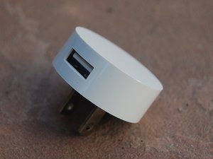 Démontage de l'adaptateur secteur USB Nokia AC-16U