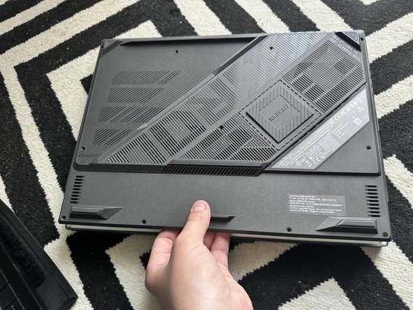 ROG Strix G16 (G614J) M.2 SSD Replacement, Opening: crwdns2935265:02crwdnd2935265:02crwdnd2935265:02crwdne2935265:0