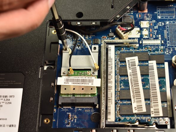 Lenovo Essential G555-0873 Wireless Card Replacement: crwdns2935265:04crwdnd2935265:02crwdnd2935265:02crwdne2935265:0