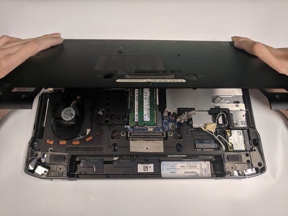 Dell Latitude E6330 Speakers Replacement, Removing the Backplate: crwdns2935265:03crwdnd2935265:02crwdnd2935265:03crwdne2935265:0