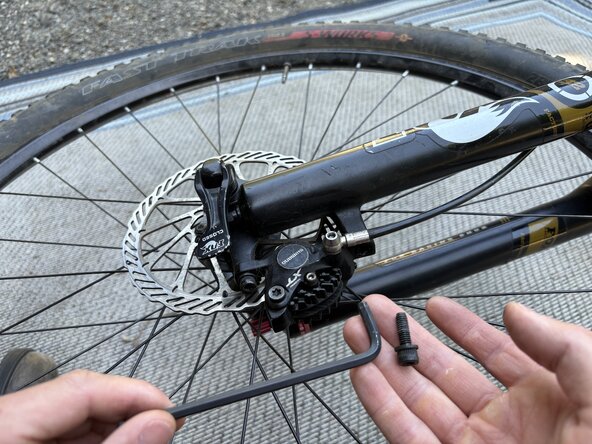 Fox32 Mountain Bike Front Air Suspension Fork Seal and Oil Replacement: étape 2, image 3 de 3