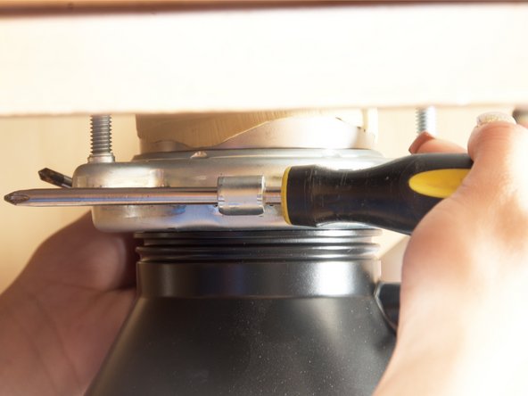 How to fix a clogged garbage disposal: crwdns2935265:05crwdnd2935265:02crwdnd2935265:02crwdne2935265:0