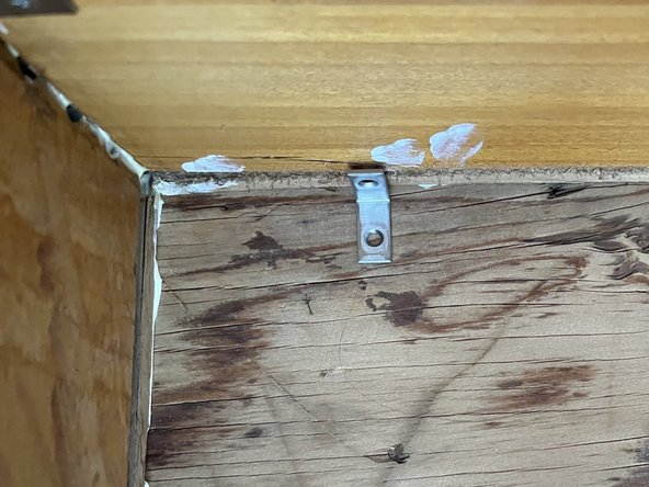 How to Replace Wooden Dresser Drawers: crwdns2935265:08crwdnd2935265:02crwdnd2935265:03crwdne2935265:0