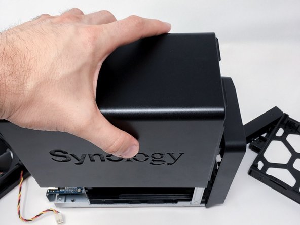 SYNOLOGY DS718+ Teardown