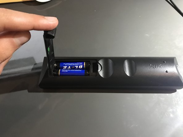 RCA RT2806 Remote Batteries Replacement, Panel opening: crwdns2935265:03crwdnd2935265:02crwdnd2935265:02crwdne2935265:0