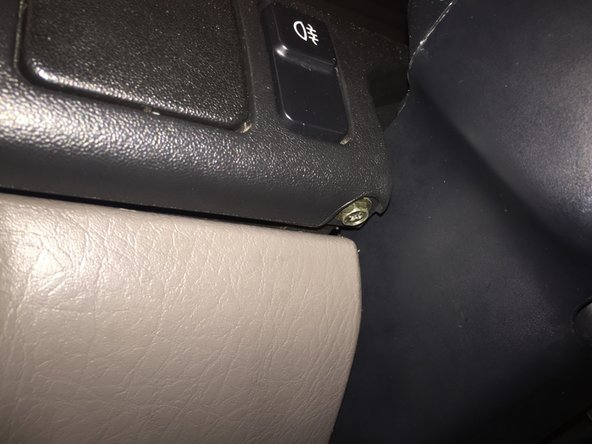 Mazda 323 BG Dashboard Replacement: crwdns2935265:03crwdnd2935265:02crwdnd2935265:03crwdne2935265:0