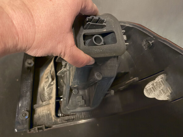 2012 Volkswagen Golf Rear Blinker Bulb Replacement: crwdns2935265:06crwdnd2935265:02crwdnd2935265:02crwdne2935265:0