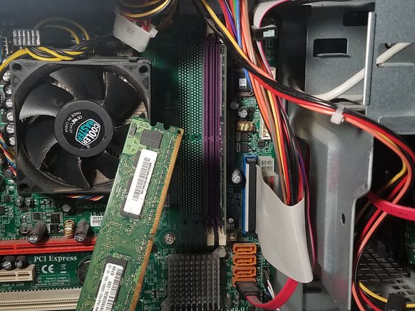 eMachine T5234 RAM Disks Replacement: crwdns2935265:06crwdnd2935265:02crwdnd2935265:03crwdne2935265:0