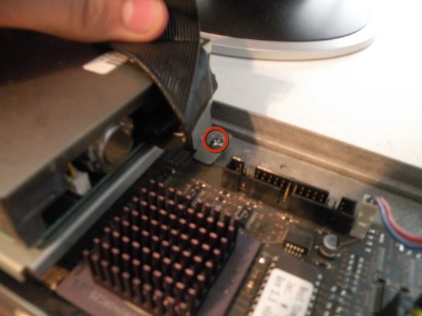 NeXTstation Teardown: passo 6, immagine 3 di 3