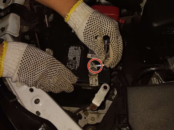 2018 Toyota Corolla LE Battery Replacement: crwdns2935265:03crwdnd2935265:02crwdnd2935265:03crwdne2935265:0