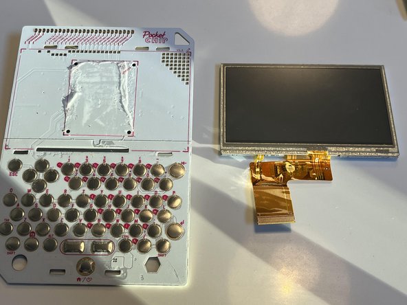 Pocket C.H.I.P. Teardown, Removing the screen: crwdns2935265:07crwdnd2935265:02crwdnd2935265:03crwdne2935265:0