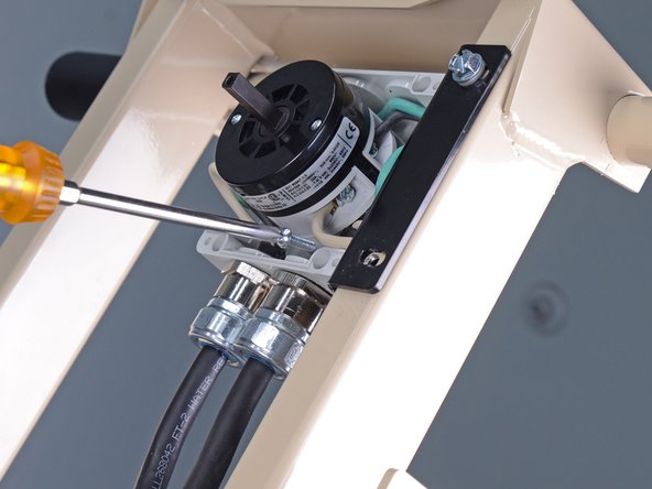 EDCO Disk Grinder 50200-HD On/Off Switch Replacement: crwdns2935265:012crwdnd2935265:02crwdnd2935265:03crwdne2935265:0