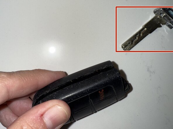 2018 Jeep Compass Key Fob Battery Replacement, Key Fob Battery: crwdns2935265:01crwdnd2935265:01crwdnd2935265:01crwdne2935265:0