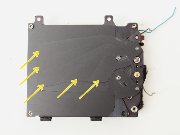 Pentax ME Super Shutter Service, Remove closing curtain: crwdns2935265:026crwdnd2935265:03crwdnd2935265:03crwdne2935265:0