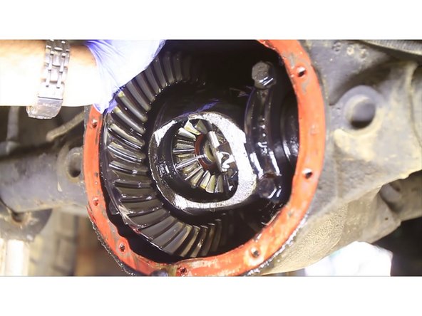 Jeep Differential Fluid Replacement, Check for damage: crwdns2935265:03crwdnd2935265:02crwdnd2935265:02crwdne2935265:0