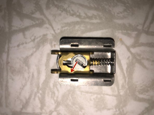 Add-O-Bank Coin Bank Disassembly, Try to Pick the Lock: crwdns2935265:03crwdnd2935265:03crwdnd2935265:03crwdne2935265:0
