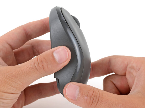How to Open Your Logitech M240 Wireless Mouse, Separate the two halves: crwdns2935265:06crwdnd2935265:01crwdnd2935265:03crwdne2935265:0
