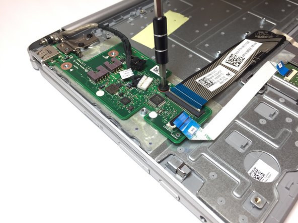 Acer Aspire Switch 10 SW5-012-18MY USB Port Replacement: crwdns2935265:05crwdnd2935265:03crwdnd2935265:03crwdne2935265:0