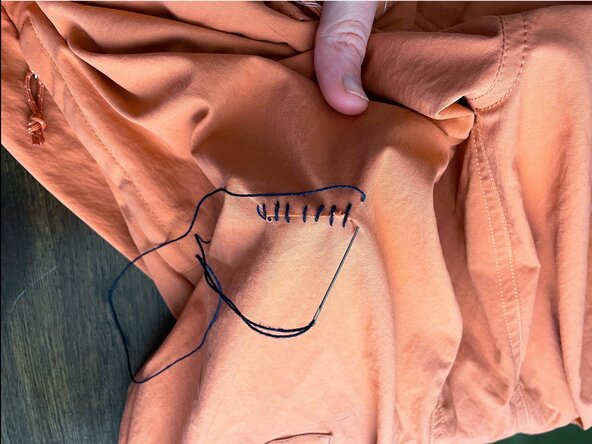 Whip Stitch on a Tear, Finish the stitch: crwdns2935265:06crwdnd2935265:03crwdnd2935265:03crwdne2935265:0