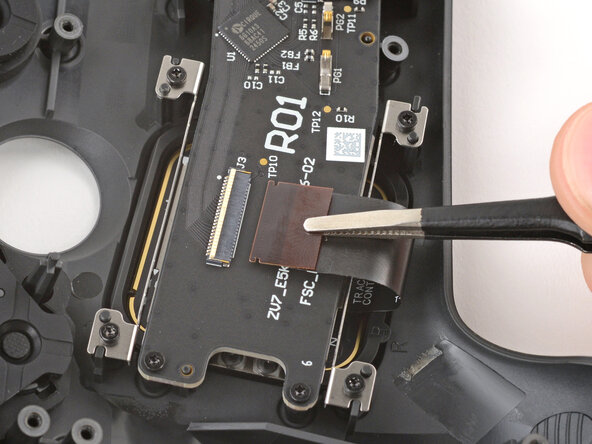 Steam Controller (2nd Gen, 2026) FSC Board Replacement: step 22, image 2 of 2