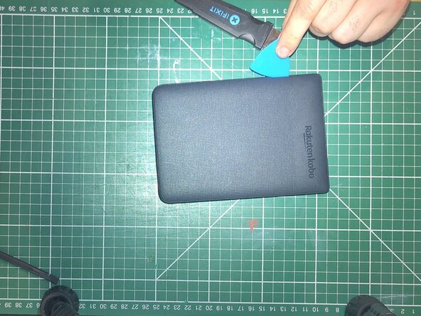 Kobo Nia Teardown, Open the back case: crwdns2935265:01crwdnd2935265:03crwdnd2935265:03crwdne2935265:0