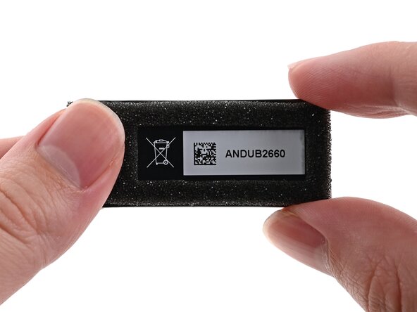 Joy-Con 2 (Left) Battery Replacement, Transfer the foam: crwdns2935265:016crwdnd2935265:03crwdnd2935265:03crwdne2935265:0