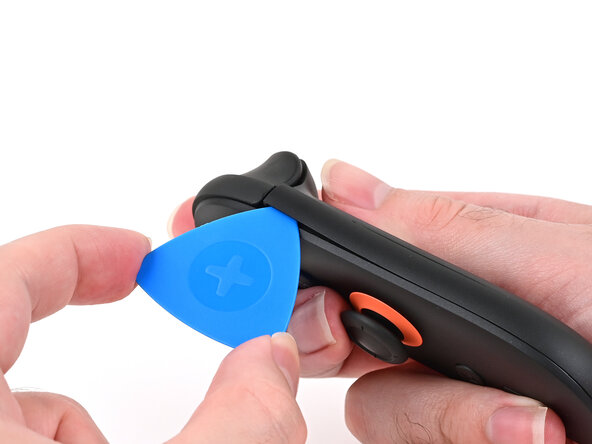 Joy-Con 2 (Right) Joystick Replacement, Insert an opening pick: crwdns2935265:02crwdnd2935265:03crwdnd2935265:03crwdne2935265:0