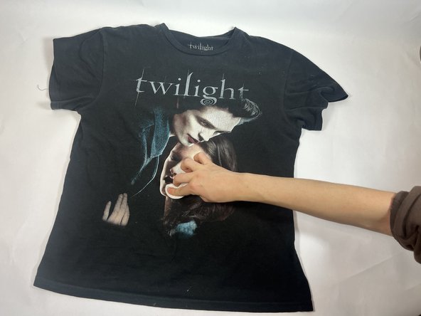 How to Restore Cracked Printed Lettering or Image on Clothing: step 2, image 1 of 2