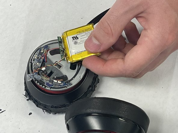 Beats Solo 2 Wireless Battery Replacement: crwdns2935265:04crwdnd2935265:03crwdnd2935265:03crwdne2935265:0